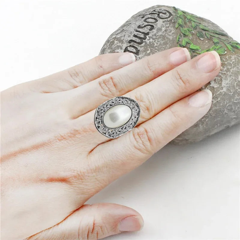 Oval Pearl Ring