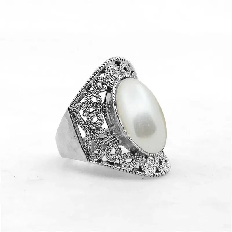 Oval Pearl Ring